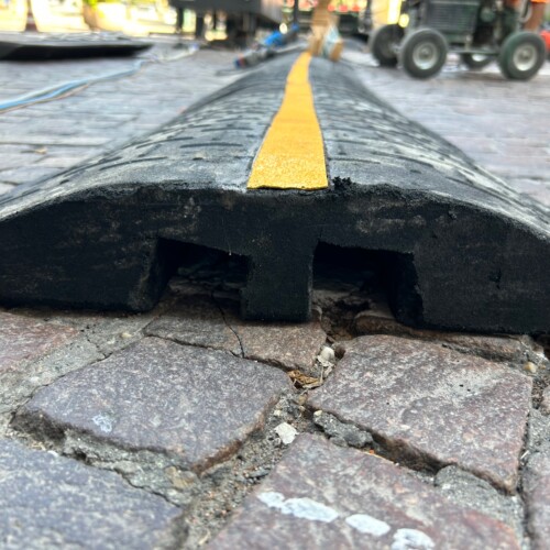 Ad Alessandria via alla ztl sperimentale, Comune risponde a Globoconsumatori: “Regolare l’installazione del passacavo”
