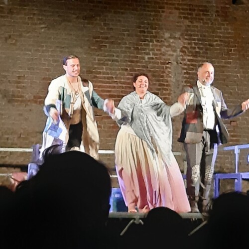 L’Opera dei teatranti. Recensione di “Traviata” a Bruno