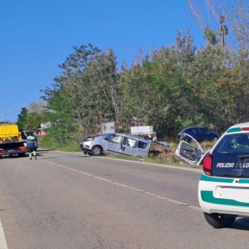 Incidente tra due auto tra Alessandria e Gerlotti: due persone ferite non in modo grave