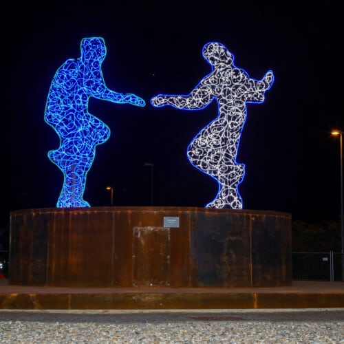Inaugurata a Spinetta l’installazione luminosa donata da Solvay: “Crediamo nel dialogo con la comunità”