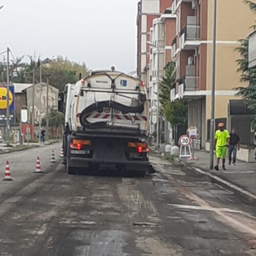 Lavori di asfaltatura al Cristo in corso Acqui