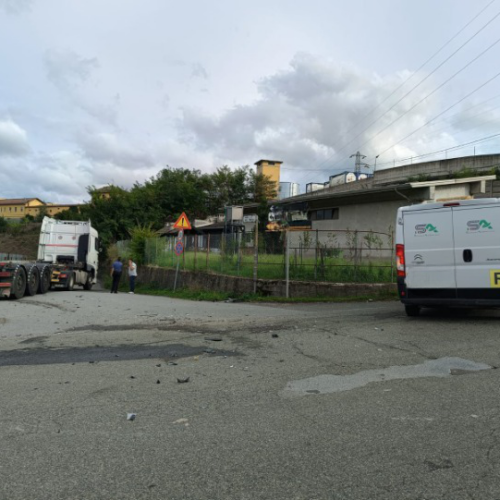 Scontro tra auto e tir ad Arquata Scrivia. Ferito automobilista