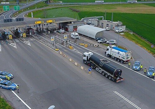 Polstrada di Alessandria: ad agosto contestate oltre 2 mila infrazioni. Ritirate 54 patenti