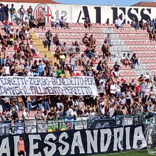 Grigi, lo striscione dei tifosi: “Pedretti, Zerbo, Benedetto. Per Di Masi il fallimento perfetto”