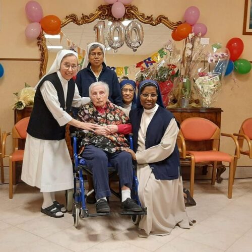 Nonna Ines spegne 100 candeline