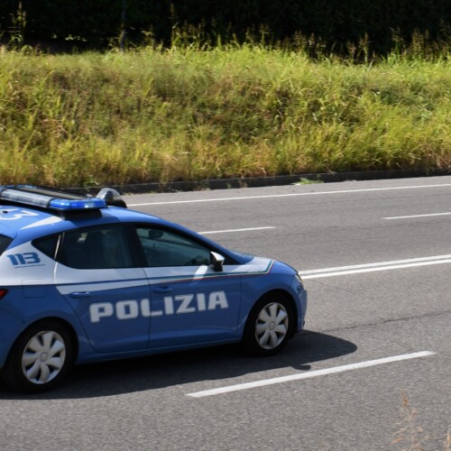 Polizia: numerosi controlli nelle stazioni e nei giardini della provincia