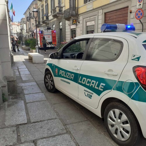 Fumo nei bagni dell’Istituto Vinci-Migliara: otto classi evacuate in via precauzionale [VIDEO]