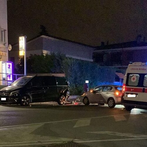 Incidente tra due auto in via Casalbagliano ad Alessandria: nessun ferito