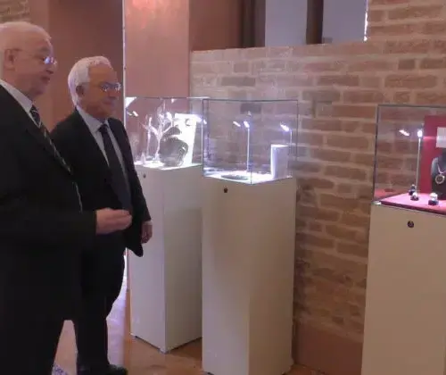 Prorogata fino al 22 ottobre la mostra sul gioiello di Valenza a Palatium Vetus