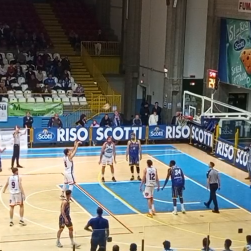Quinta vittoria di fila per la Riso Scotti Pavia: 7 Laghi capitola 76-74