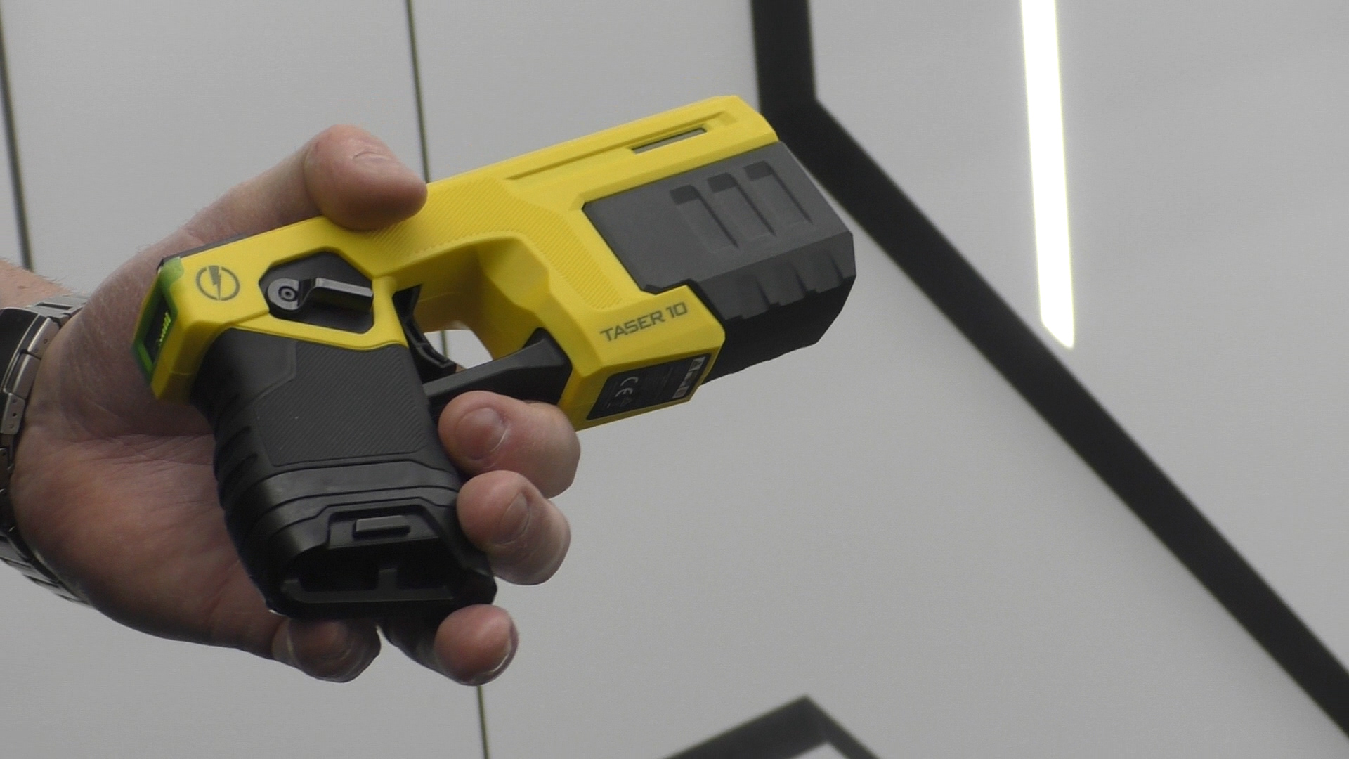 Taser sospeso: i vigili urbani di Pavia minacciano lo sciopero