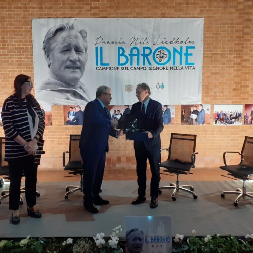 A Baresi il Premio Liedholm: “Mi ha fatto crescere in tutto. Oggi non ci sono più persone come lui”