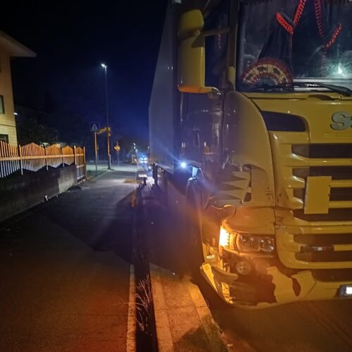 Incidente a Basaluzzo tra un camion e un’auto: nessun ferito