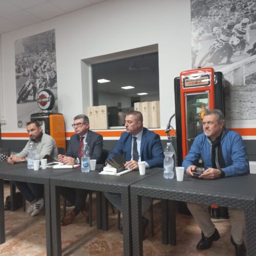 Sicurezza in zona piscina: proposti rilevatori di velocità per tutelare i pedoni
