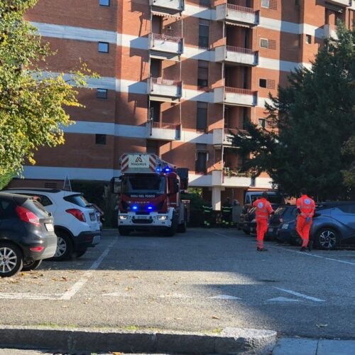 Anziano cade in casa e non riesce ad alzarsi. Soccorso da Vigili del Fuoco e 118