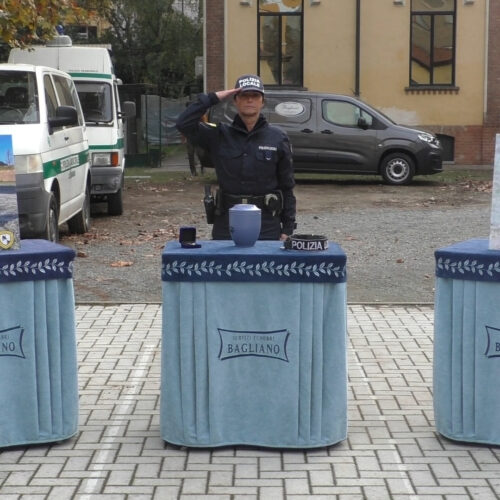 L’ultimo saluto all’agente a quattro zampe Fox: “Trovava fino a 15 chili di droga all’anno”
