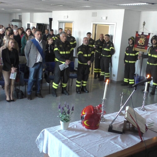 Una messa per ricordare Marco, Matteo e Antonino: “I Vigili del Fuoco sono una seconda famiglia”