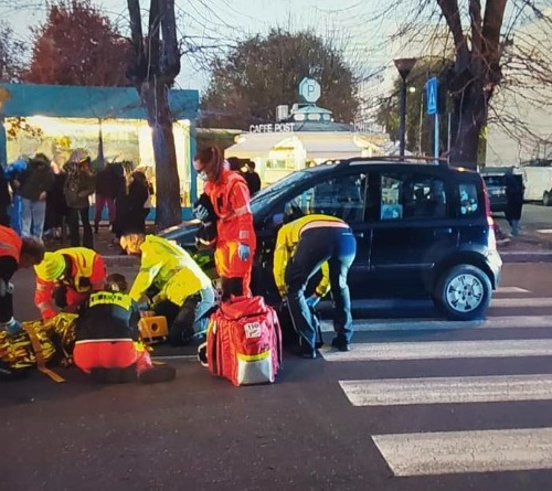 Ragazza investita davanti all’università in viale Teresa Michel
