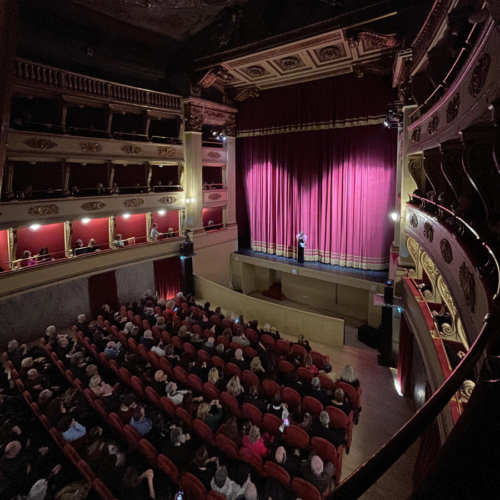 Teatro di Voghera: le foto del galà di riapertura con Eleonora Abbagnato e i capolavori di Valentino Garavani