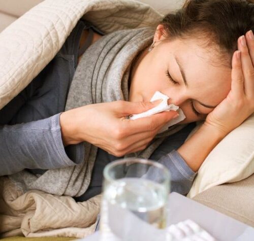 Sempre più cittadini a letto con febbre e raffreddore. “È presto”, però, per parlare di influenza