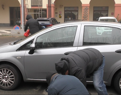 Furti con la tecnica delle monetine. I Carabinieri mostrano come agiscono i ladri e spiegano come difendersi