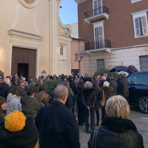 Folla per l’addio a Dedé “innamorato della vita e capace di trovare il bello in tutto”