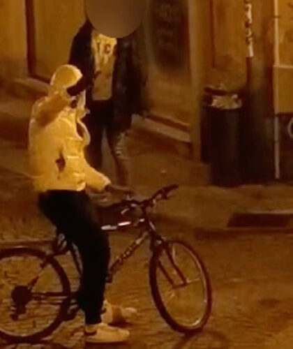 Disturba il sonno in via Milano e poi punta un’arma giocattolo verso le finestre di chi si era affacciato per il baccano  
