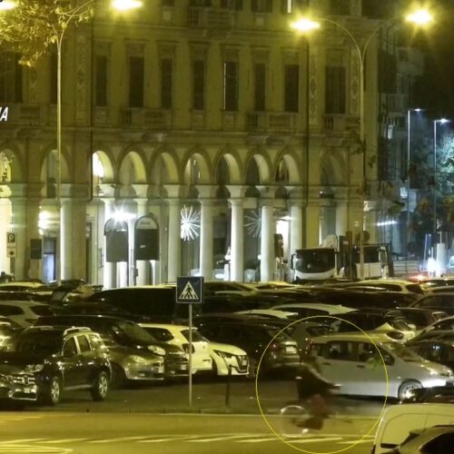 Si avvicina con la scusa di una sigaretta e aggredisce e rapina un 16enne. Arrestato dai Carabinieri