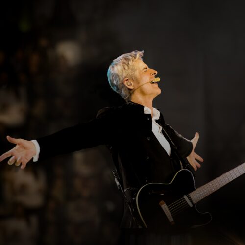 Baglioni fermato da una polmonite. Slitta anche iI concerto a Vigevano
