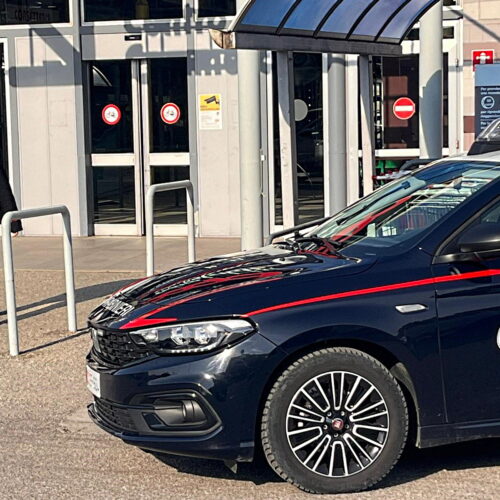 Derubò una cittadina davanti al supermercato: rintracciato e denunciato