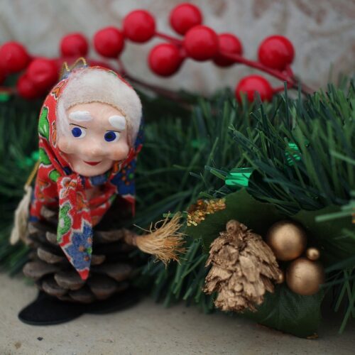 Le tante tappe della Befana in provincia, tra città e paesi: il programma degli appuntamenti per i più piccoli
