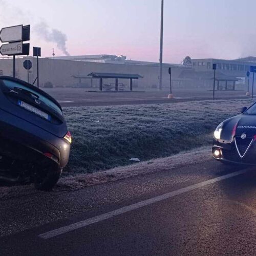 Auto fuori strada a Villanova: illeso il guidatore