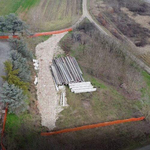 A Castelletto Monferrato una strada abusiva e realizzata con macerie edili: multati i responsabili