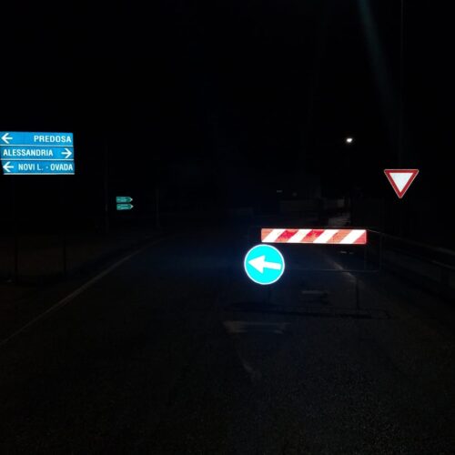 Nella notte molti disagi lungo la rete viaria per buche e allagamenti