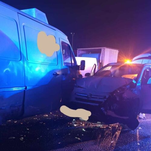 Scontro tra un furgone e un’auto tra Broni e Campospinoso: tre feriti non in gravi condizioni