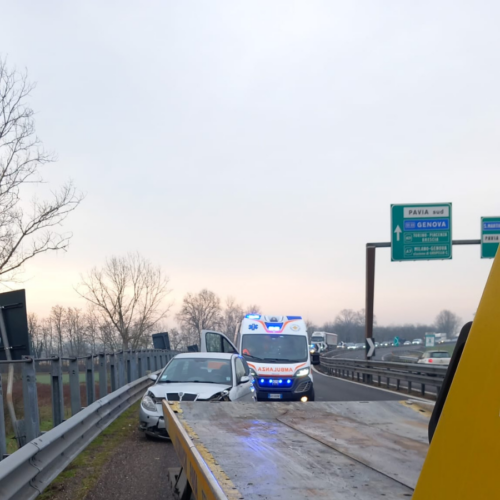 Pavia: incidente sulla Tangenziale Ovest, ferita una donna