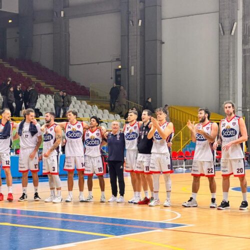 Il PalaRavizza è una fortezza: Riso Scotti Pavia resta imbattuta con Alba e vola verso il play-in