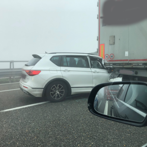 Le foto del tamponamento avvenuto sulla autostrada A26