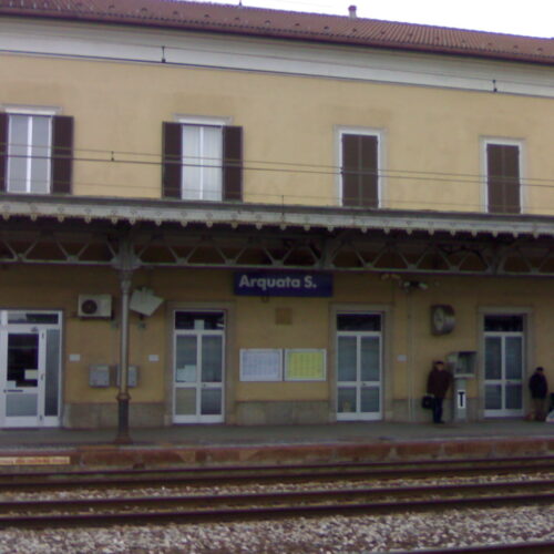 Atti osceni sul treno davanti a tre ragazze: 29enne multato dai Carabinieri