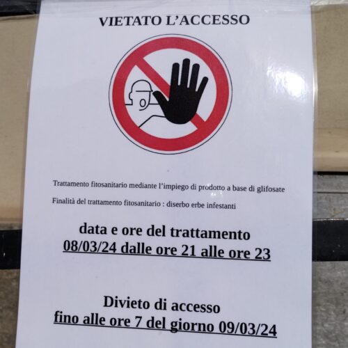 Ad Alessandria contestato l’uso del glifosato per eliminare le erbacce dai marciapiedi ma la giunta rassicura