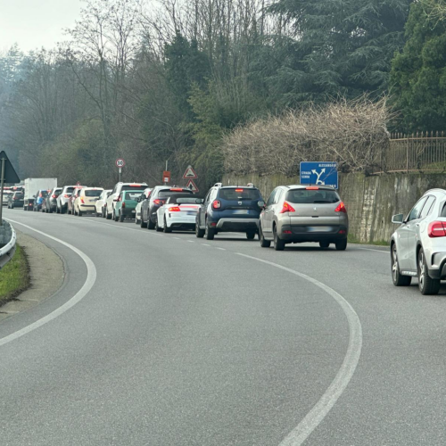 Con il ponte di Bassignana chiuso aumenta la coda sulla strada Colla: il racconto di una cittadina