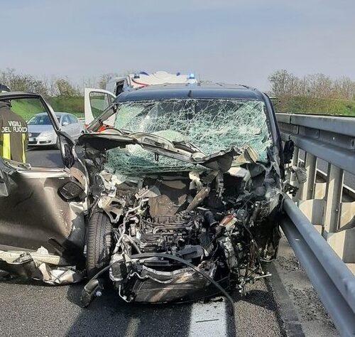 Incidente sulla A21 tra un furgoncino e un mezzo pesante: nessun ferito grave