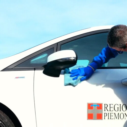 Lavare le auto a secco, Regione presenta un progetto sperimentale: “160 litri di acqua risparmiati a mezzo”