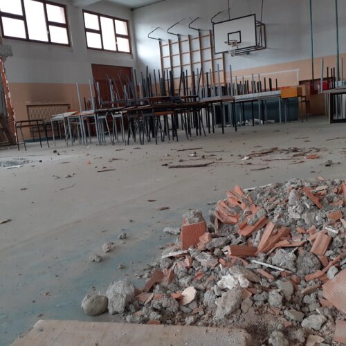 Da 4 anni palestra e mensa chiuse al Villaggio Europa: i lavori potrebbero sbloccarsi ma dureranno altri 9 mesi