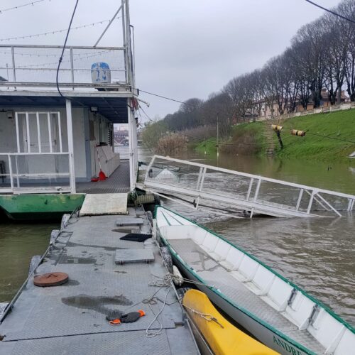 Piena del Ticino a Pavia: Battellieri Colombo al lavoro per la messa in sicurezza
