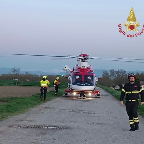 Il fiume si alza e restano bloccati su un isolotto nel fiume. Tratti in salvo dai Vigili del Fuoco