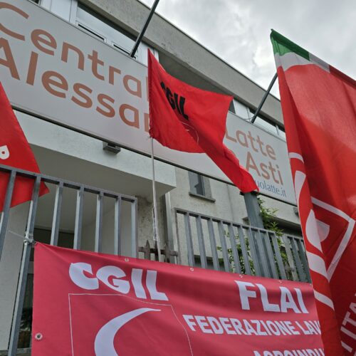 Centrale del Latte Alessandria, venerdì il presidio dei lavoratori davanti alla Prefettura: “Non ci arrendiamo”