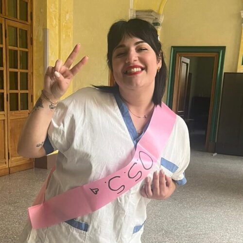 Prima la beffa, ora il sogno che si avvera: la storia di Jessica, neo operatrice socio sanitaria