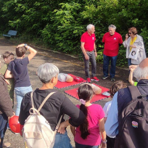 Un nuovo defibrillatore pubblico a Pavia in memoria di Hélène Duyver