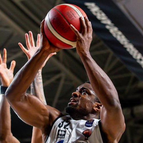 Playoff: Bertram Derthona tiene testa alla Virtus in gara 1 per due quarti, ma cede nel finale 92 a 80